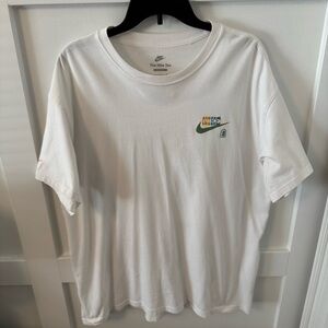 Nike Radiant Sole Men’s Graphic Tee Size Large